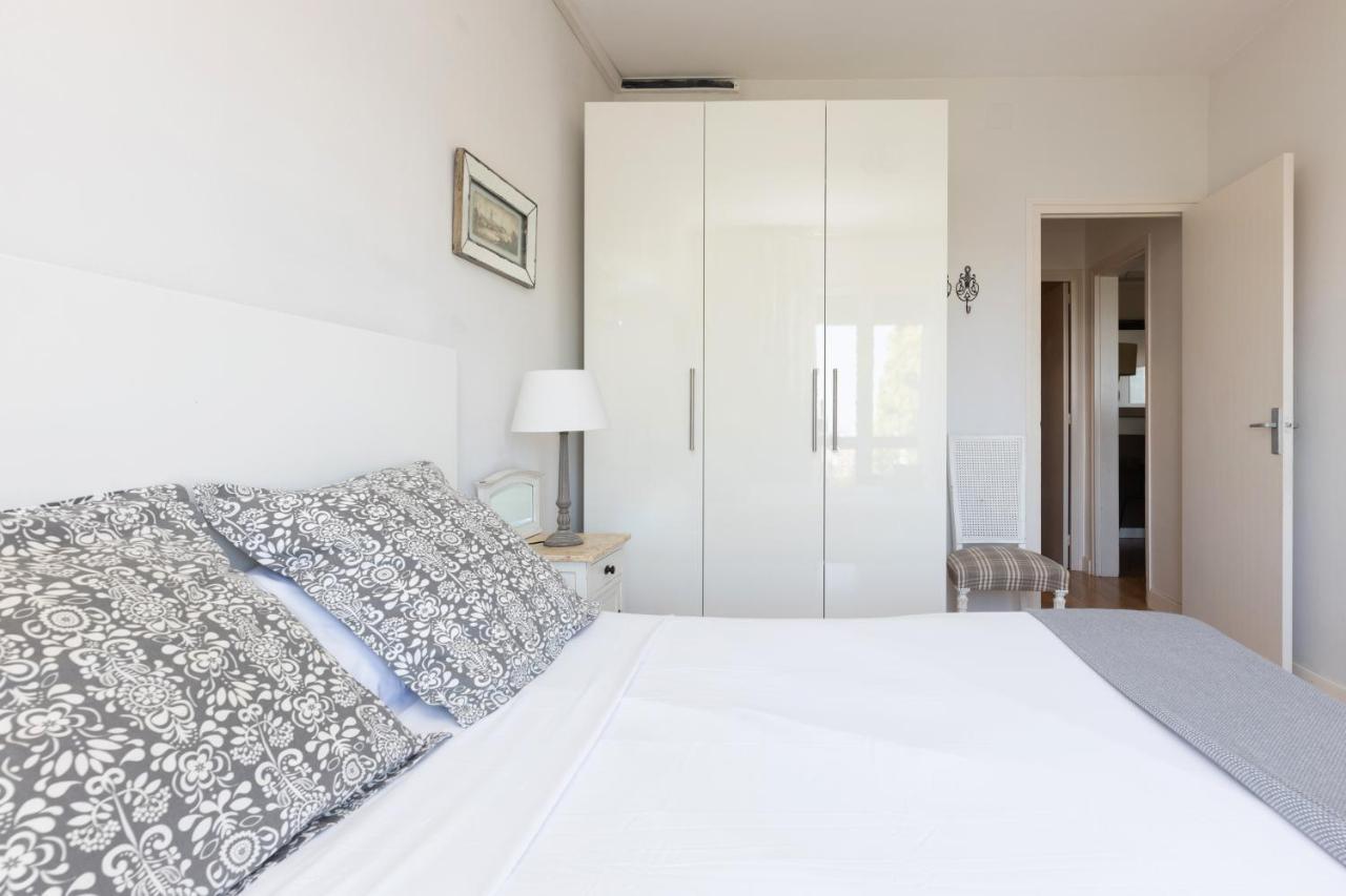 Lodging Apartments Guell Gaudi Barcelona Ngoại thất bức ảnh