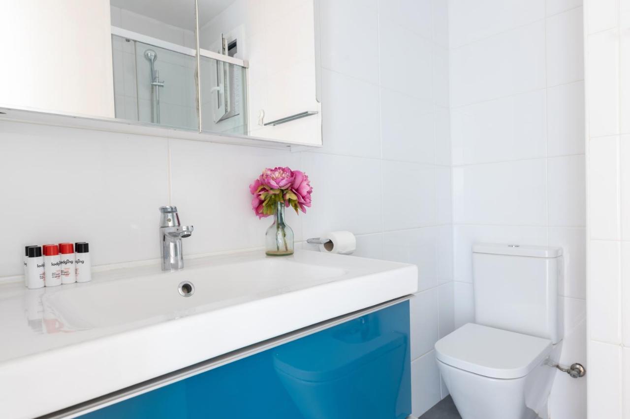 Lodging Apartments Guell Gaudi Barcelona Ngoại thất bức ảnh