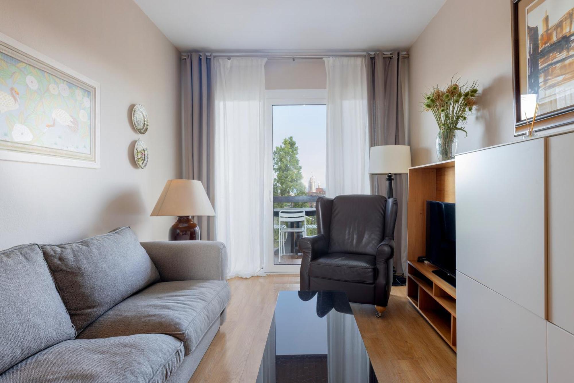 Lodging Apartments Guell Gaudi Barcelona Ngoại thất bức ảnh